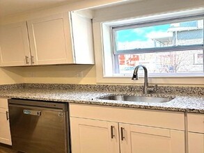 68 High St, Unit #1 in Brookline, MA - Building Photo - Building Photo