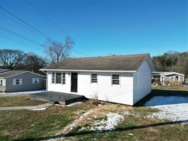 2952 Cedar Grove Rd in Somerset, KY - Building Photo - Building Photo