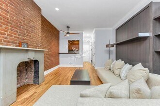 348 E 89th St in New York, NY - Building Photo - Building Photo