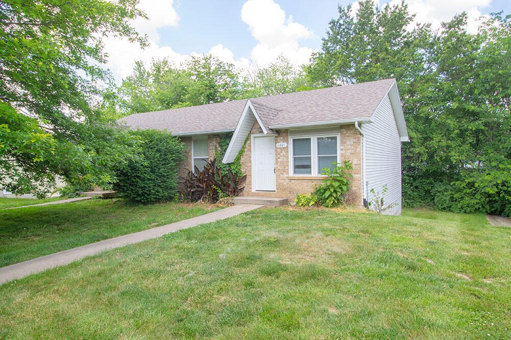 1201 S Roseta Ave in Columbia, MO - Building Photo