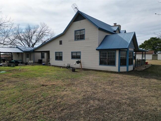 271 Gruetzner Ln in Elgin, TX - Building Photo - Building Photo