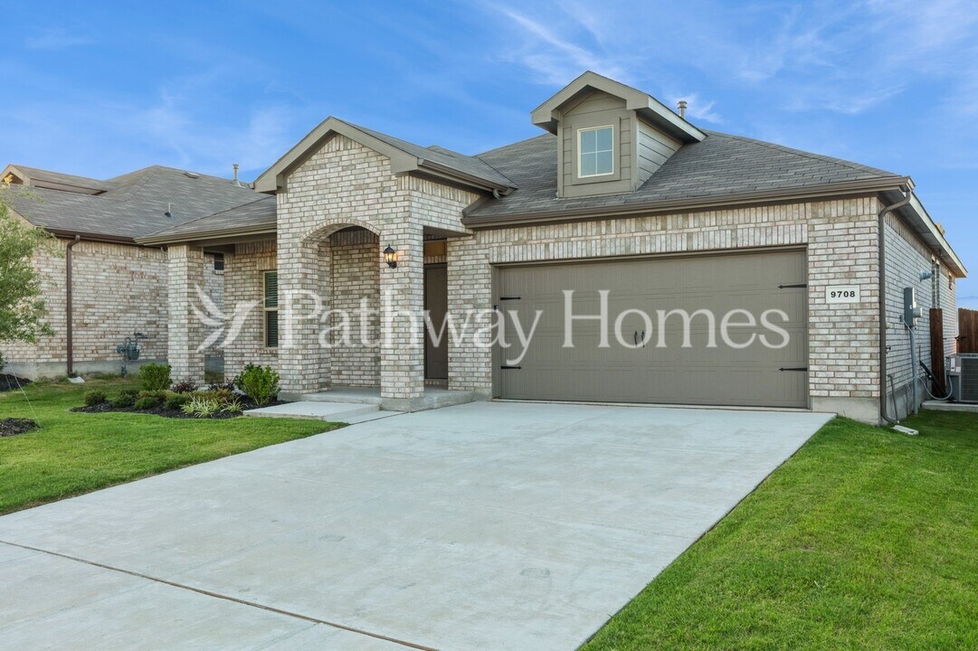 9708 Olanta Trl in Fort Worth, TX - Building Photo