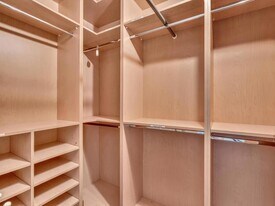 1600 S Ocean Dr, Unit 2B in Hollywood, FL - Building Photo