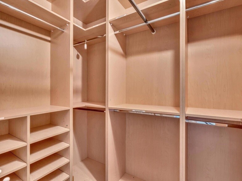 1600 S Ocean Dr, Unit 2B in Hollywood, FL - Building Photo