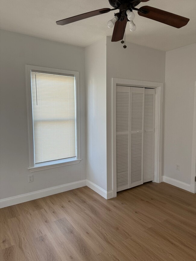 26 Clement St, Unit #1 in Malden, MA - Foto de edificio - Building Photo
