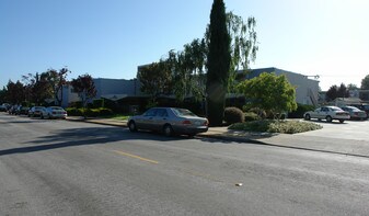 Riviera Apartments East & West in Sunnyvale, CA - Building Photo