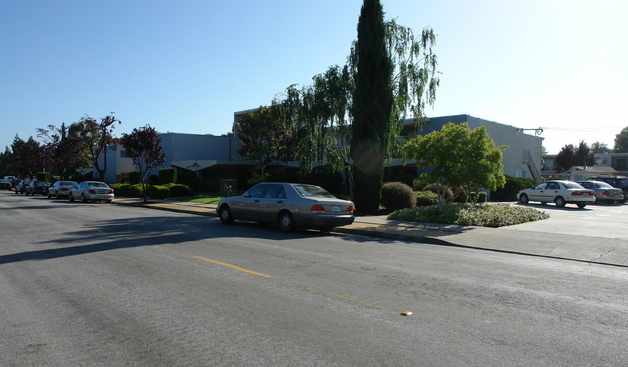 Riviera Apartments East & West in Sunnyvale, CA - Foto de edificio
