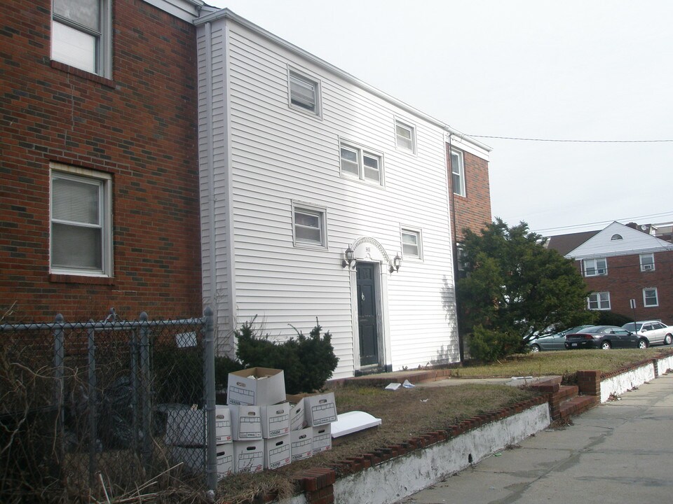 571 Shore Rd in Long Beach, NY - Building Photo