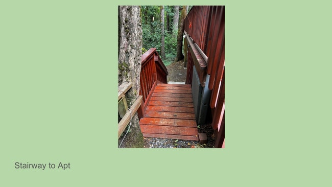 15315 Twin Fir Rd, Unit LO Garden Apartment in Lake Oswego, OR - Building Photo - Building Photo