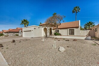 7608 W McRae Way in Glendale, AZ - Building Photo - Building Photo