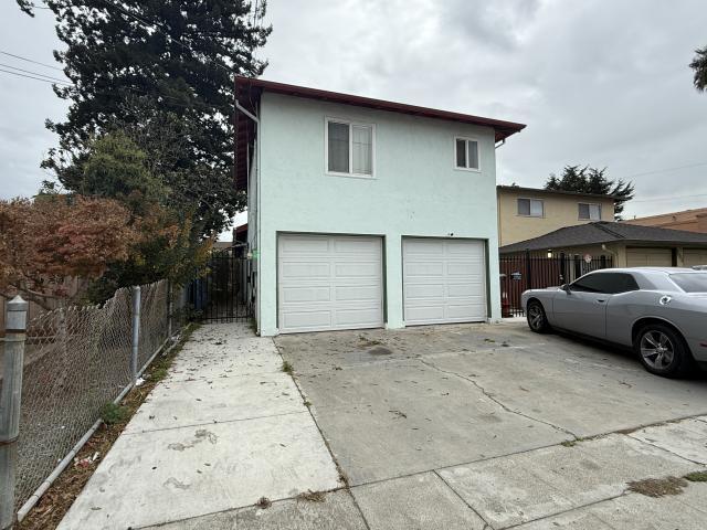 2332-2332 85th Ave in Oakland, CA - Foto de edificio - Building Photo