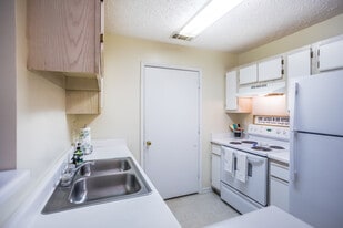 Heritage Park in Oxford, MS - Building Photo