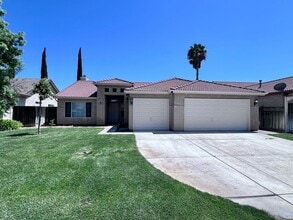654 Winery Ct in Los Banos, CA - Building Photo - Building Photo