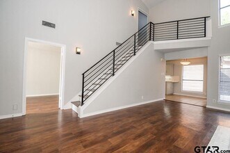 5809 Hollytree Dr in Tyler, TX - Building Photo - Building Photo