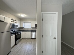 Princeton Court in Overland Park, KS - Foto de edificio - Building Photo