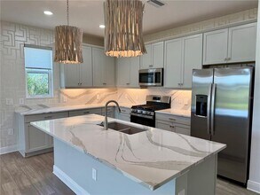 1007 Waterline Ct in Sarasota, FL - Building Photo - Building Photo