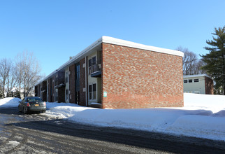 Vassar Garden Apartments in Poughkeepsie, NY - Building Photo - Building Photo