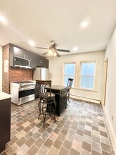 137 Marcella St, Unit 2 in Boston, MA - Building Photo - Building Photo