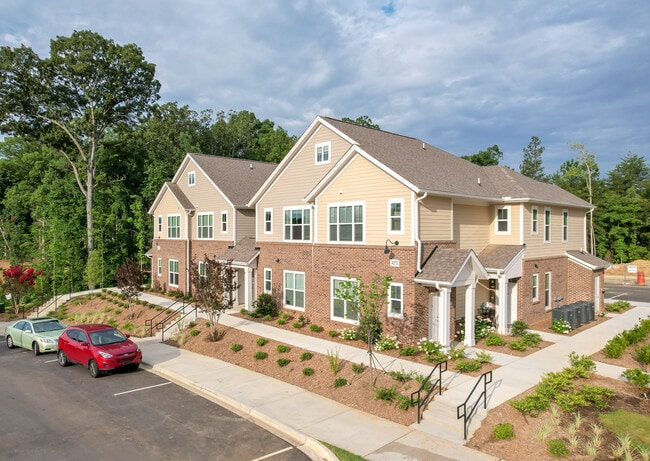 Rosewood Commons in Charlotte, NC - Building Photo - Primary Photo