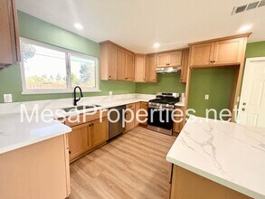 16559 Manzanita St in Hesperia, CA - Building Photo - Building Photo