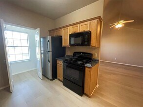 101 Sunburst Ct in Weatherford, TX - Building Photo - Building Photo