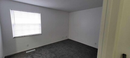 5513 Glenridge Dr in Toledo, OH - Foto de edificio - Building Photo