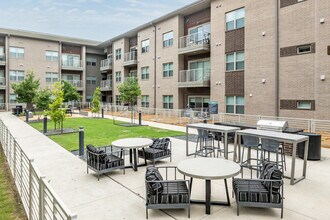 Aspen at Mercer Crossing in Farmers Branch, TX - Building Photo - Building Photo