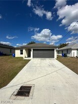136 Francis Ave in Ft. Myers, FL - Building Photo