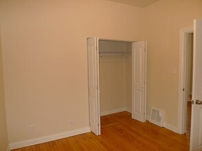 1645 W Waveland Ave, Unit 2 in Chicago, IL - Foto de edificio - Building Photo