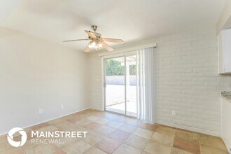 7520 E Stella Rd in Tucson, AZ - Foto de edificio - Building Photo