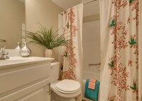 Building Photo - Central Pointe Apartment Homes in Charlotte, North Carolina