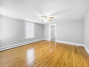 27 Loveland St in Middletown, CT - Building Photo - Building Photo