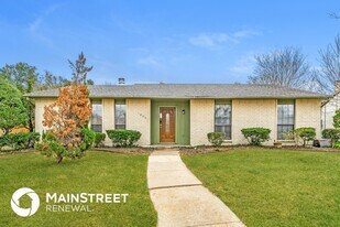 1202 Meandering Way in Mesquite, TX - Building Photo