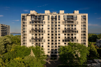 200 Hall Rue in Montréal, QC - Building Photo - Building Photo