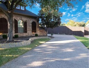 4880 Heritage Oaks Dr in Frisco, TX - Building Photo - Building Photo