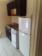 1126 W Rockland St, Unit 3 in Philadelphia, PA - Building Photo - Building Photo
