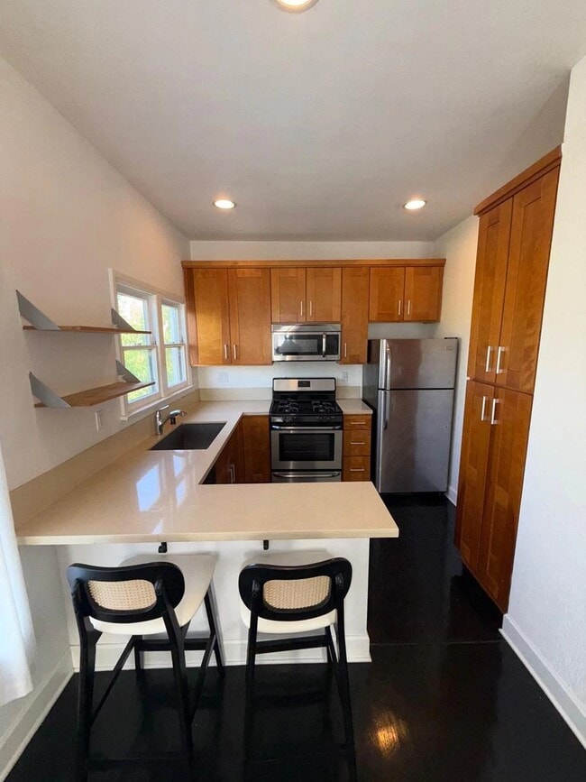 1303 Cloverdale Ave