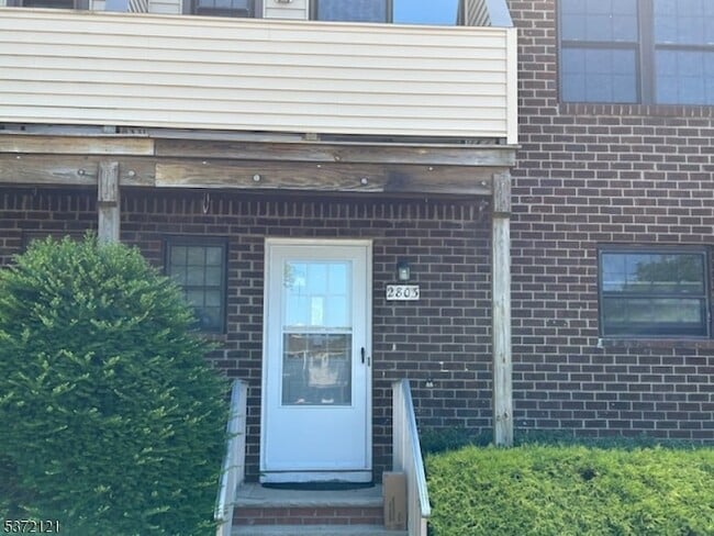 property at 2803 Kent Pl