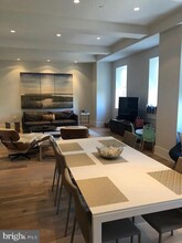 1805 Walnut St in Philadelphia, PA - Building Photo - Building Photo