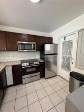 3199 S Ocean Dr in Hallandale Beach, FL - Building Photo - Building Photo