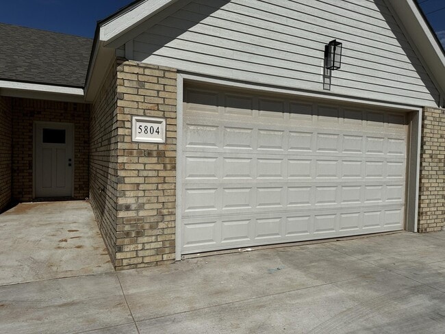 property at 5809 Urbana Pl
