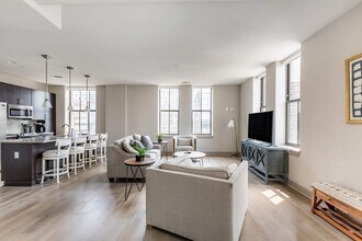 10 Light St in Baltimore, MD - Building Photo - Building Photo