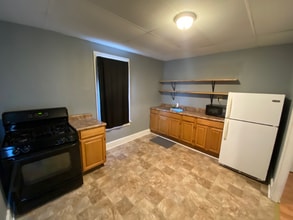 157 W High St in Womelsdorf, PA - Building Photo - Building Photo