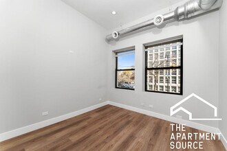 1219 W Devon Ave in Chicago, IL - Building Photo - Building Photo