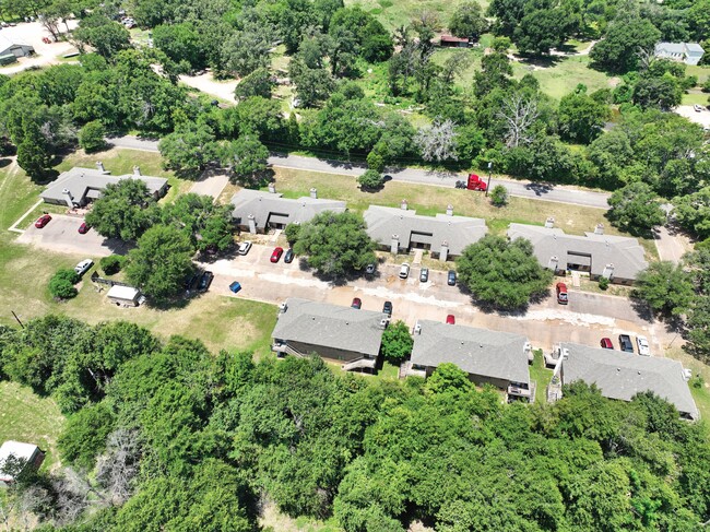 Manor Terrace in Athens, TX - Building Photo - Building Photo