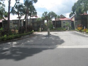 199 Afton Square in Altamonte Springs, FL - Building Photo - Building Photo