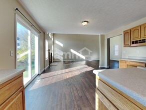 8106 Logans Ridge Dr in West Chester, OH - Building Photo - Building Photo