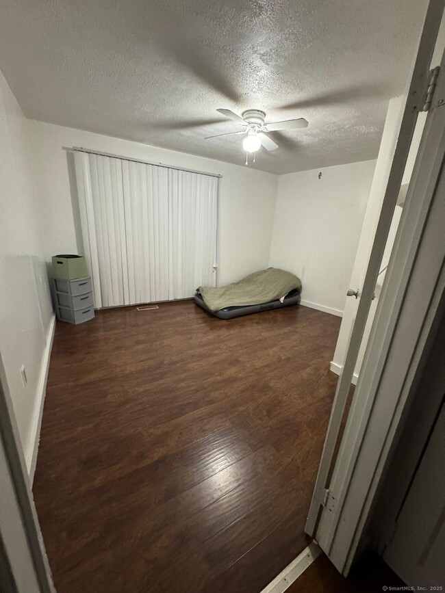 28 Compton St in New Haven, CT - Building Photo - Building Photo
