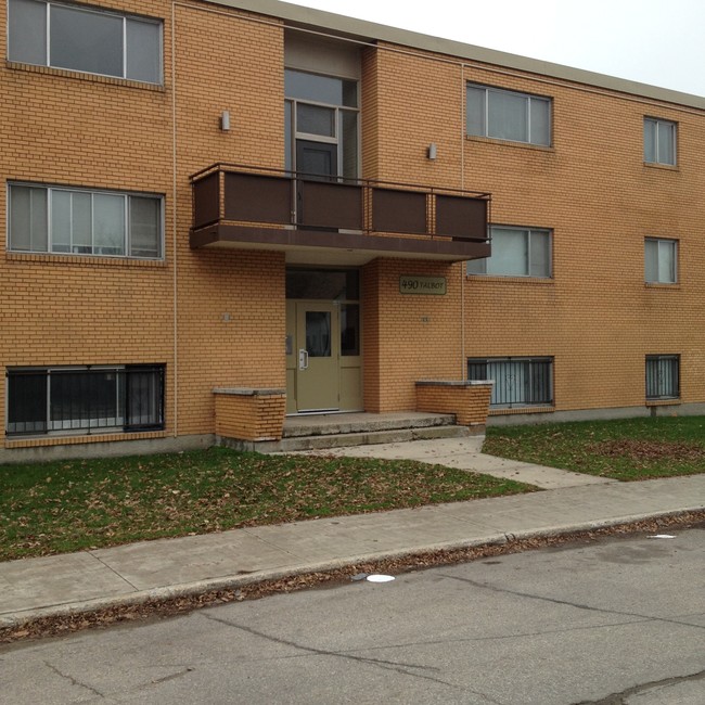 490-500 Talbot Ave in Winnipeg, MB - Building Photo - Building Photo