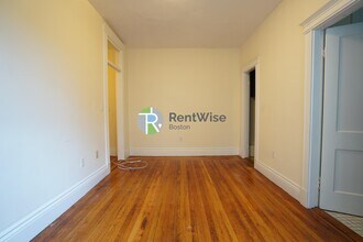25 Park Dr in Boston, MA - Building Photo - Building Photo
